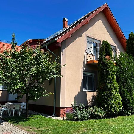 Lavender Apartment Siófok Buitenkant foto